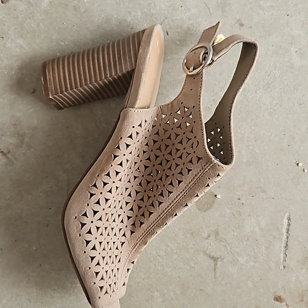 Heel - Picture 2 of 2
